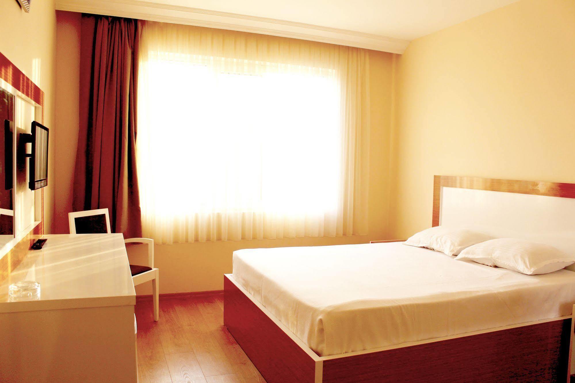 Hotel Ντούζτζε Εξωτερικό φωτογραφία